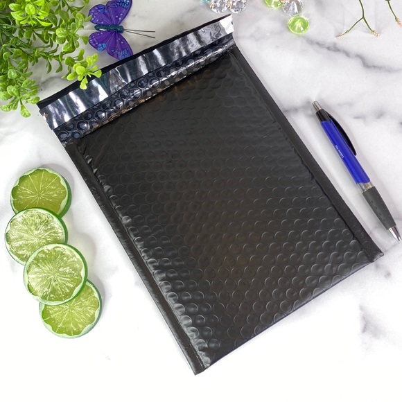 CLEARANCE 25 6.5X10 Black Bubble Mailer PRICE FIRM - Picture 4 of 5